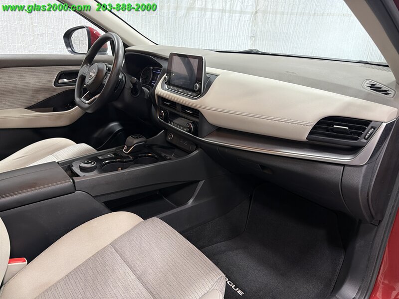 2023 Nissan Rogue SV - Photo 5 - Bethany, CT 06524