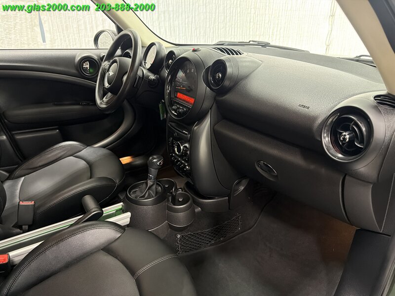 2016 MINI Countryman Cooper S ALL4 - Photo 5 - Bethany, CT 06524