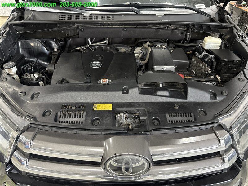 2018 Toyota Highlander Limited - Photo 18 - Bethany, CT 06524