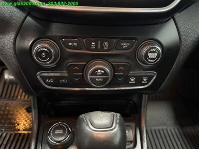 2019 Jeep Cherokee Latitude Plus   - Photo 34 - Bethany, CT 06524