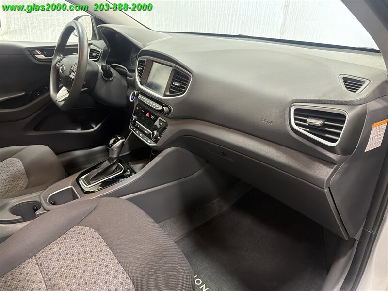 2018 Hyundai IONIQ Hybrid Blue - Photo 5 - Bethany, CT 06524