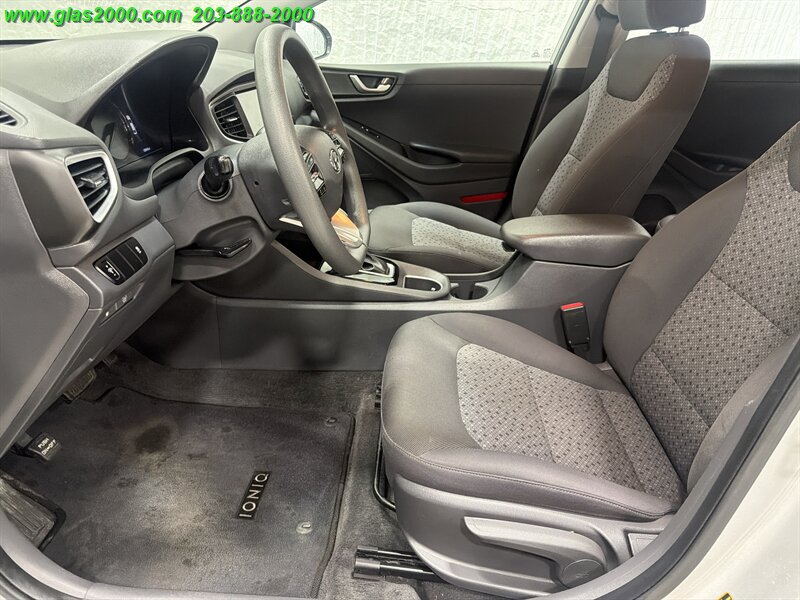 2018 Hyundai IONIQ Hybrid Blue - Photo 23 - Bethany, CT 06524