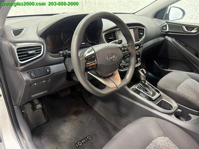 2018 Hyundai IONIQ Hybrid Blue - Photo 3 - Bethany, CT 06524