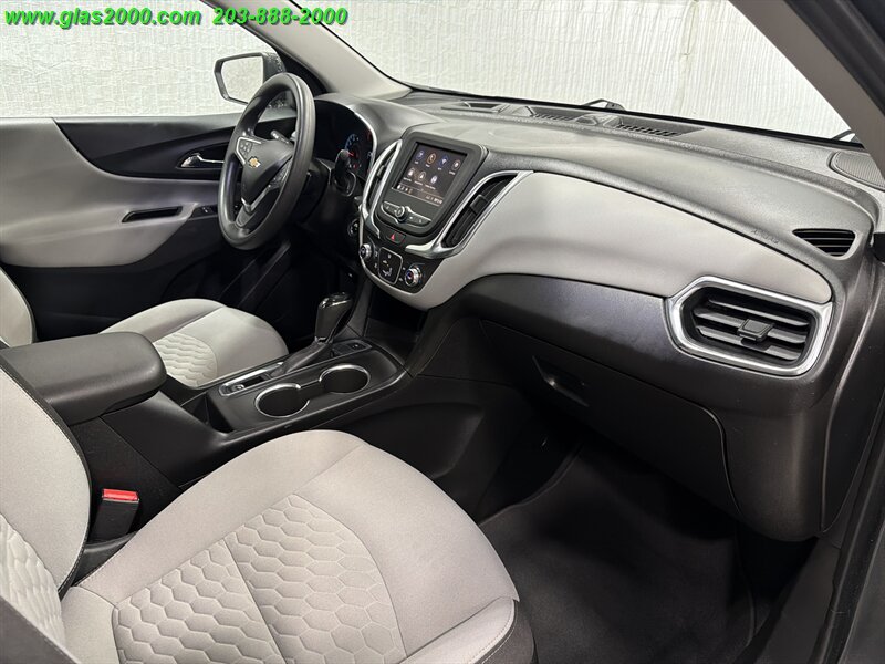 2020 Chevrolet Equinox LS - Photo 5 - Bethany, CT 06524