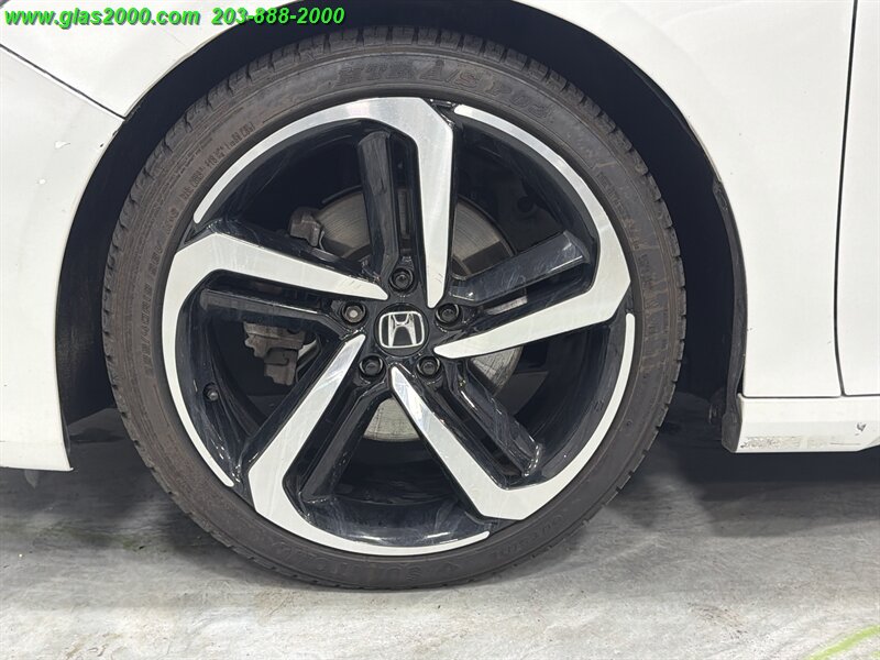 2020 Honda Accord Sport 2.0T - Photo 16 - Bethany, CT 06524