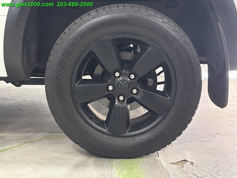 2019 RAM 1500 CLASSIC WARLOCK CREW CAB 4X4 - Photo 16 - Bethany, CT 06524