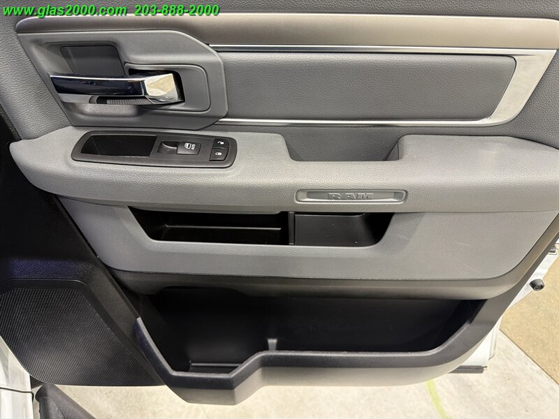 2019 RAM 1500 CLASSIC WARLOCK CREW CAB 4X4 - Photo 29 - Bethany, CT 06524