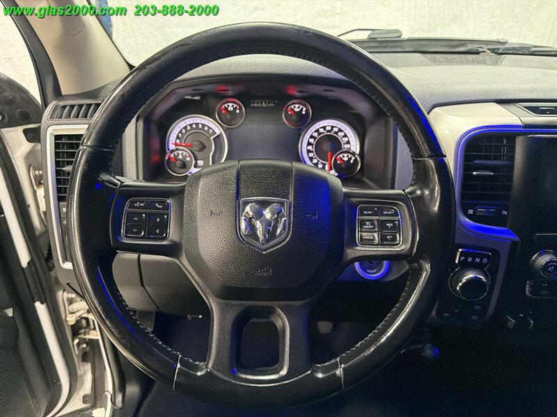 2019 RAM 1500 CLASSIC WARLOCK CREW CAB 4X4 - Photo 4 - Bethany, CT 06524