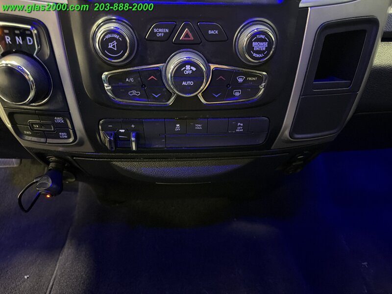 2019 RAM 1500 CLASSIC WARLOCK CREW CAB 4X4 - Photo 27 - Bethany, CT 06524