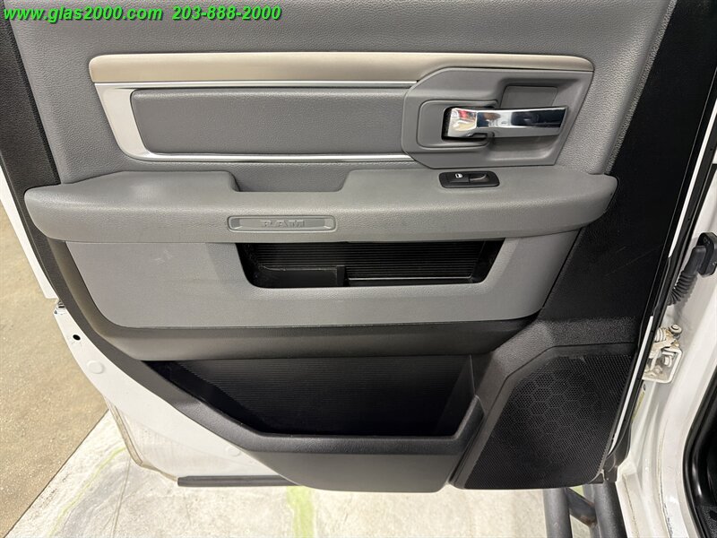 2019 RAM 1500 CLASSIC WARLOCK CREW CAB 4X4 - Photo 25 - Bethany, CT 06524