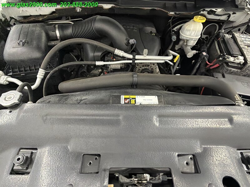 2019 RAM 1500 CLASSIC WARLOCK CREW CAB 4X4 - Photo 12 - Bethany, CT 06524