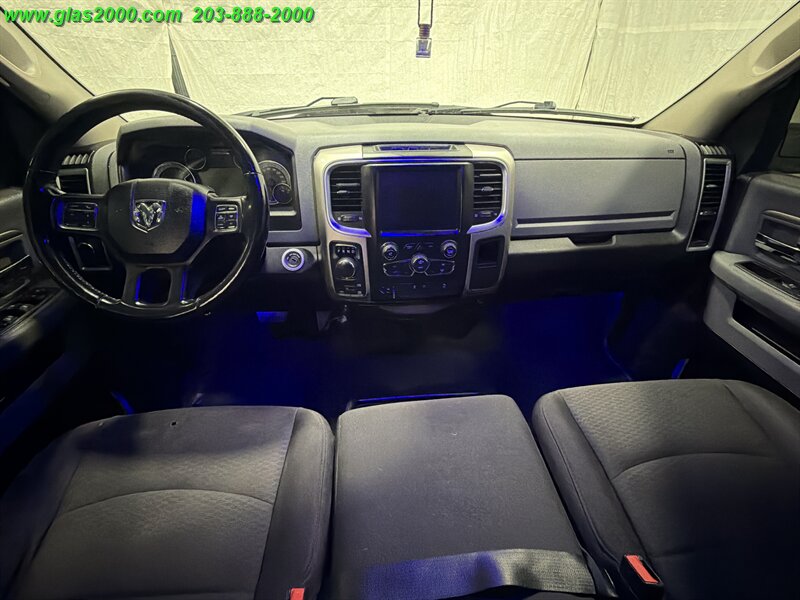 2019 RAM 1500 CLASSIC WARLOCK CREW CAB 4X4 - Photo 6 - Bethany, CT 06524