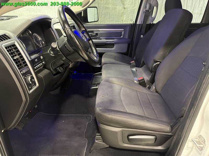 2019 RAM 1500 CLASSIC WARLOCK CREW CAB 4X4 - Photo 23 - Bethany, CT 06524