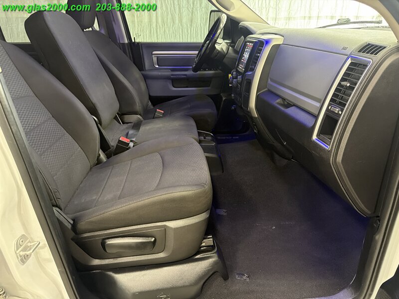 2019 RAM 1500 CLASSIC WARLOCK CREW CAB 4X4 - Photo 21 - Bethany, CT 06524