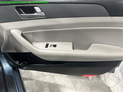 2016 Hyundai Sonata Hybrid SE   - Photo 26 - Bethany, CT 06524