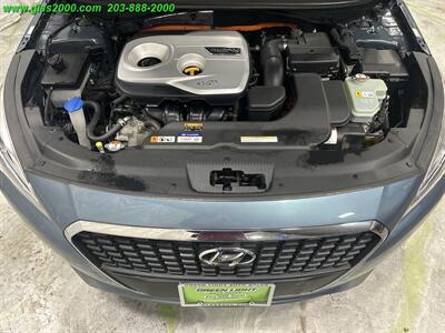 2016 Hyundai Sonata Hybrid SE   - Photo 12 - Bethany, CT 06524