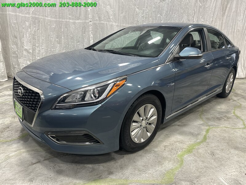 2016 Hyundai Sonata Hybrid SE   - Photo 1 - Bethany, CT 06524