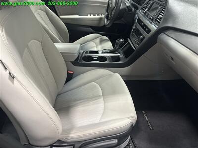 2016 Hyundai Sonata Hybrid SE   - Photo 21 - Bethany, CT 06524