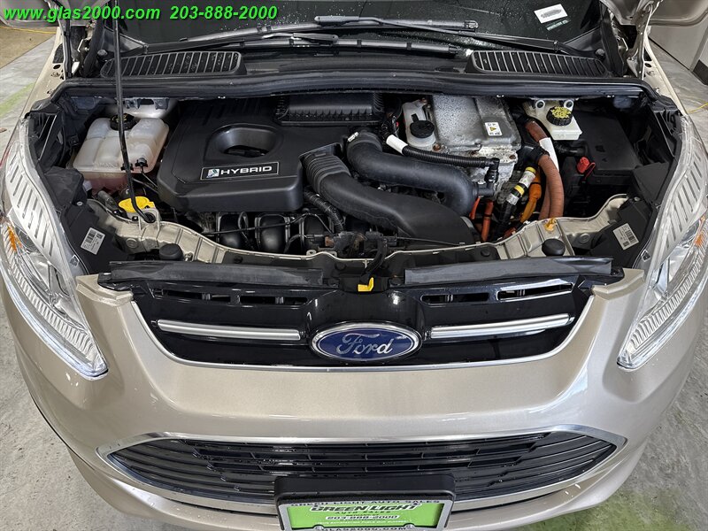 2017 Ford C-MAX Hybrid SE   - Photo 12 - Bethany, CT 06524
