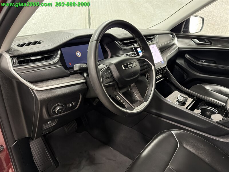 2023 Jeep Grand Cherokee Limited - Photo 3 - Bethany, CT 06524