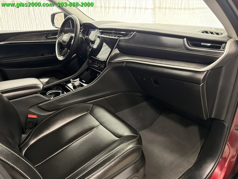 2023 Jeep Grand Cherokee Limited - Photo 5 - Bethany, CT 06524