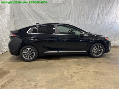 2020 Hyundai IONIQ Limited  Price reflects $4000.00 Federal EV credit for those who qualify! Price without EV credit is $17,999.00 - Photo 14 - Bethany, CT 06524