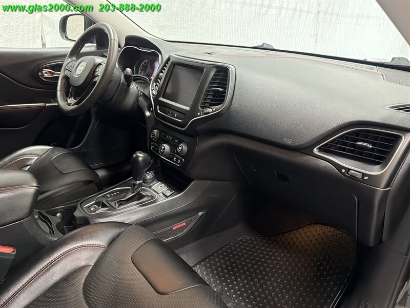 2022 Jeep Cherokee Trailhawk - Photo 5 - Bethany, CT 06524