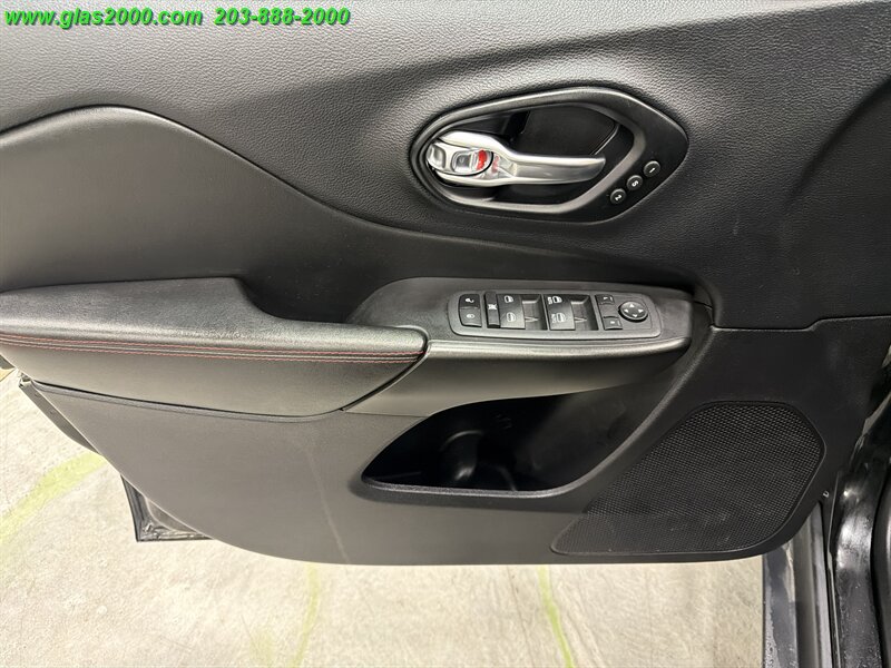 2022 Jeep Cherokee Trailhawk - Photo 25 - Bethany, CT 06524