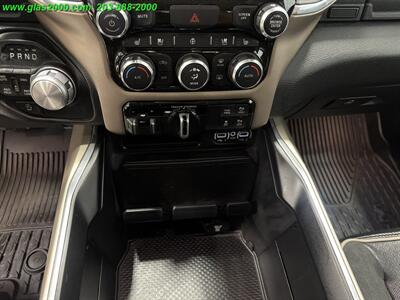 2022 RAM 1500 Laramie  CREW CAB 4X4 - Photo 31 - Bethany, CT 06524