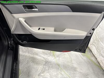 2018 Hyundai Sonata ECO   - Photo 14 - Bethany, CT 06524
