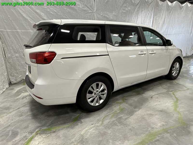 2018 Kia Sedona L - Photo 8 - Bethany, CT 06524