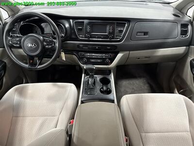 2018 Kia Sedona L - Photo 6 - Bethany, CT 06524