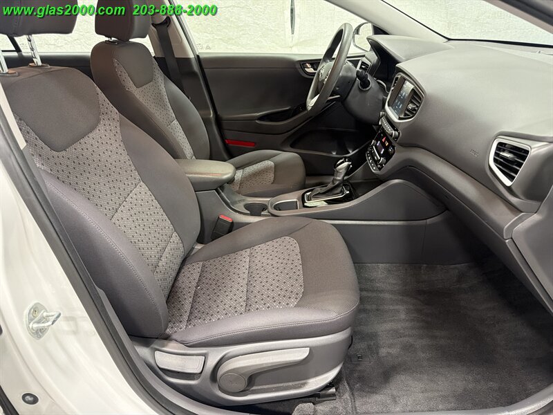 2018 Hyundai IONIQ HYBRID Blue - Photo 21 - Bethany, CT 06524