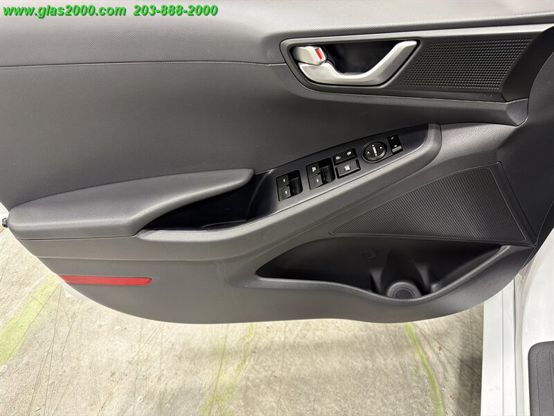 2018 Hyundai IONIQ HYBRID Blue - Photo 25 - Bethany, CT 06524