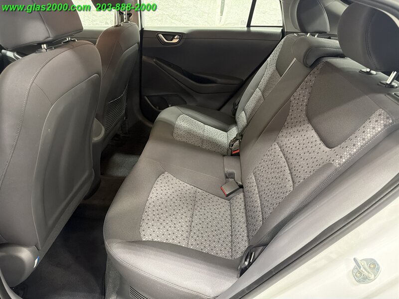 2018 Hyundai IONIQ HYBRID Blue - Photo 9 - Bethany, CT 06524