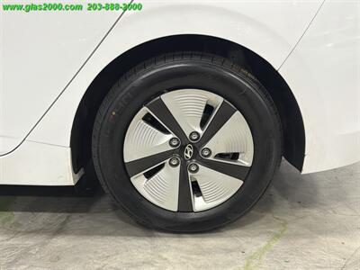 2018 Hyundai IONIQ HYBRID Blue - Photo 16 - Bethany, CT 06524