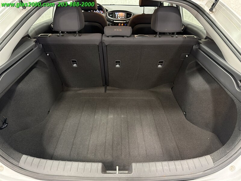 2018 Hyundai IONIQ HYBRID Blue - Photo 15 - Bethany, CT 06524