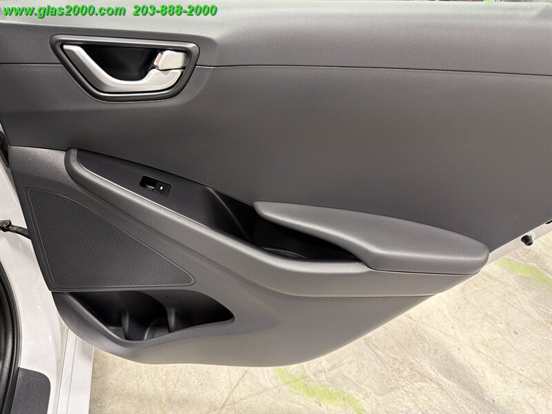 2018 Hyundai IONIQ HYBRID Blue - Photo 29 - Bethany, CT 06524