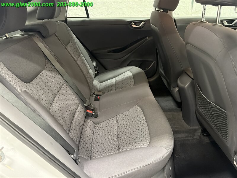 2018 Hyundai IONIQ HYBRID Blue - Photo 10 - Bethany, CT 06524