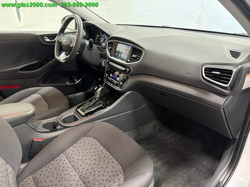 2018 Hyundai IONIQ HYBRID Blue - Photo 5 - Bethany, CT 06524