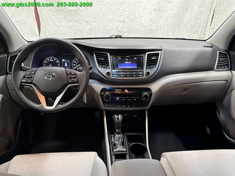 2018 Hyundai Tucson SE - Photo 6 - Bethany, CT 06524