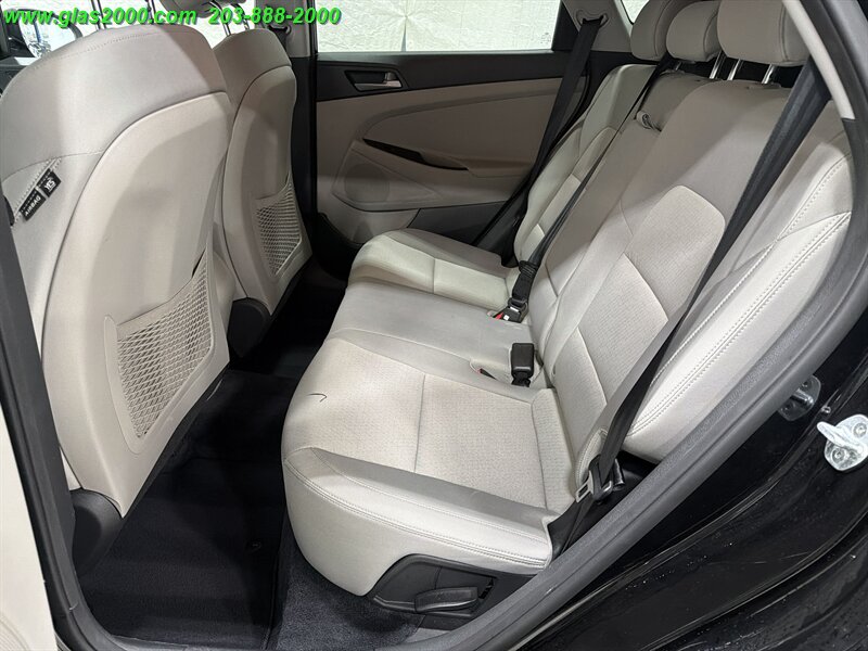 2018 Hyundai Tucson SE - Photo 9 - Bethany, CT 06524