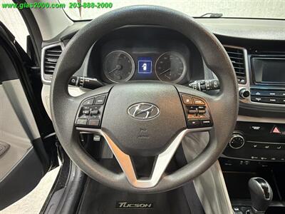2018 Hyundai Tucson SE - Photo 4 - Bethany, CT 06524