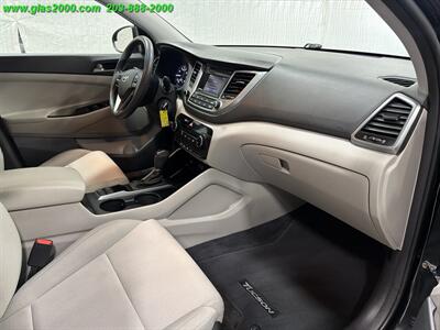 2018 Hyundai Tucson SE - Photo 5 - Bethany, CT 06524