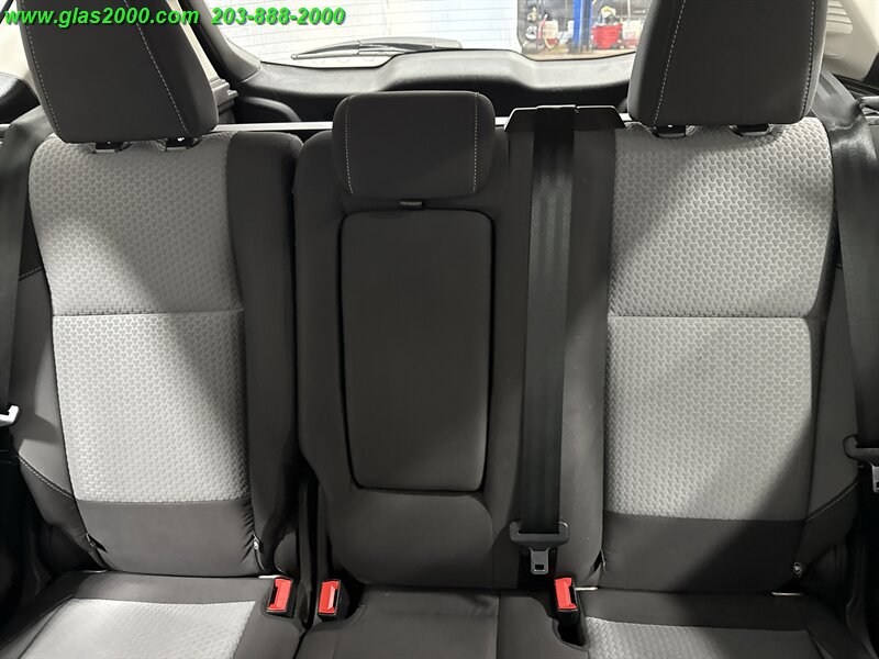 2017 Ford C-Max Hybrid SE - Photo 14 - Bethany, CT 06524