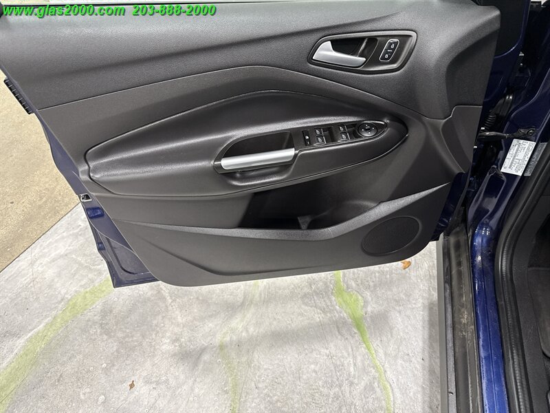 2017 Ford C-Max Hybrid SE - Photo 13 - Bethany, CT 06524