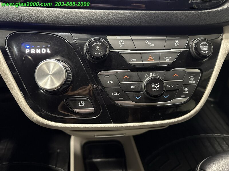 2018 Chrysler Pacifica Touring L Plus   - Photo 32 - Bethany, CT 06524