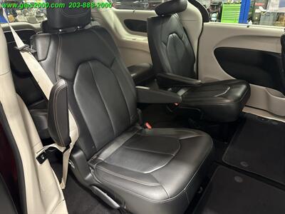 2018 Chrysler Pacifica Touring L Plus   - Photo 9 - Bethany, CT 06524