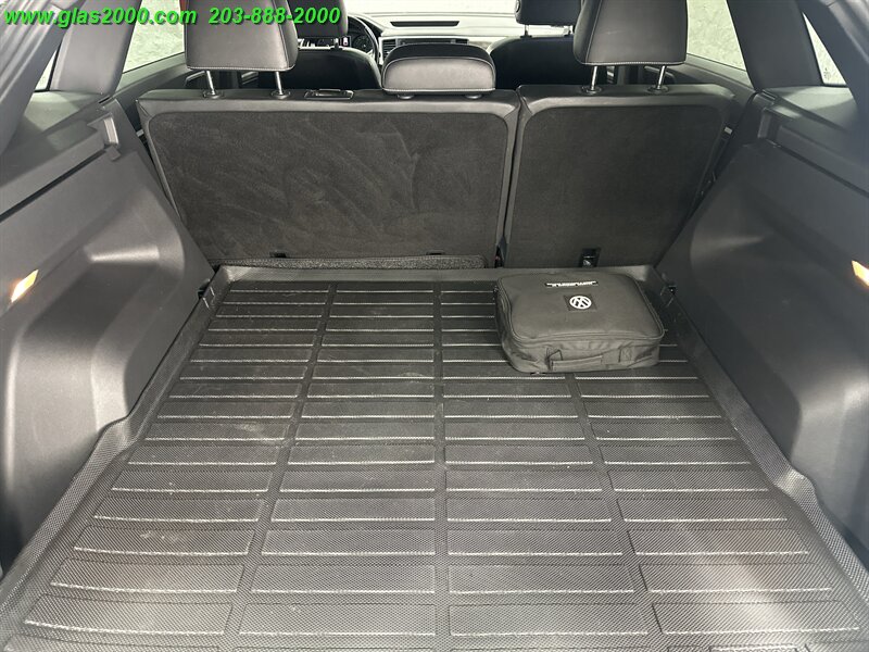 2020 Volkswagen Atlas SE 4Motion - Photo 15 - Bethany, CT 06524