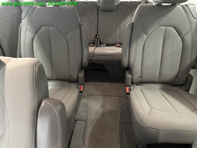 2020 Chrysler Pacifica Touring   - Photo 9 - Bethany, CT 06524